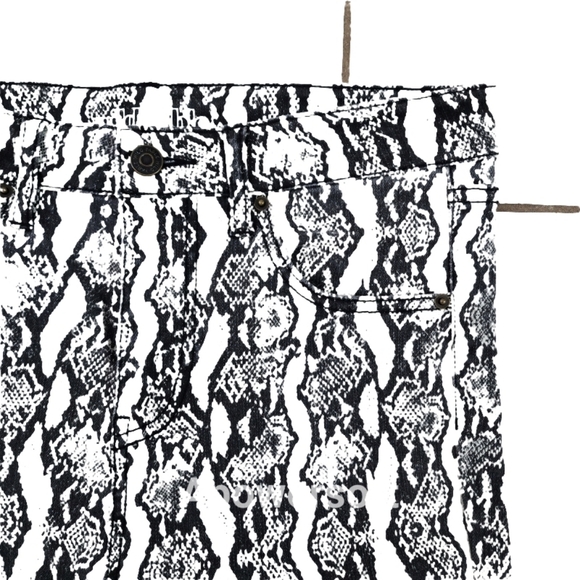 Wild Fable Black and White Snakeskin Design Skinny Jeans Pants - Picture 3 of 5